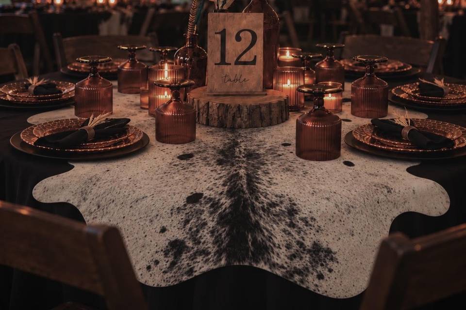 TheKnot_Table_12.jpg