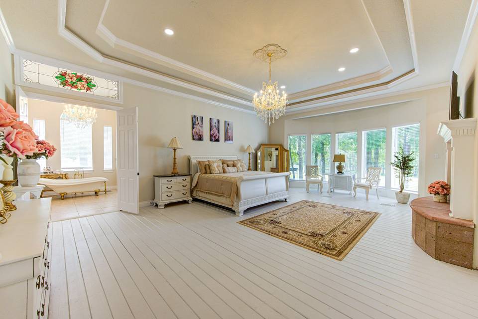 Downstairs Master Bed