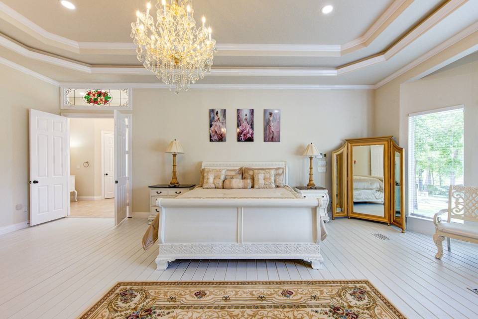 Downstairs Master Bed