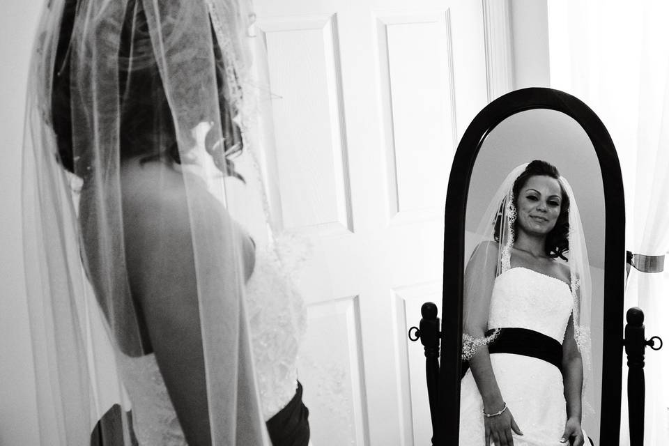 Bride, mirror