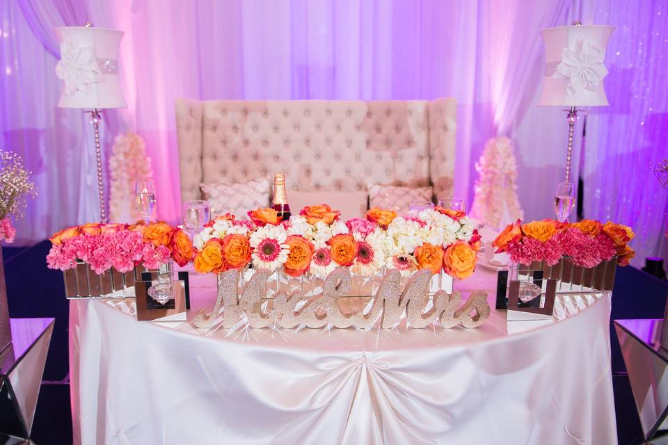 Head table arrangement