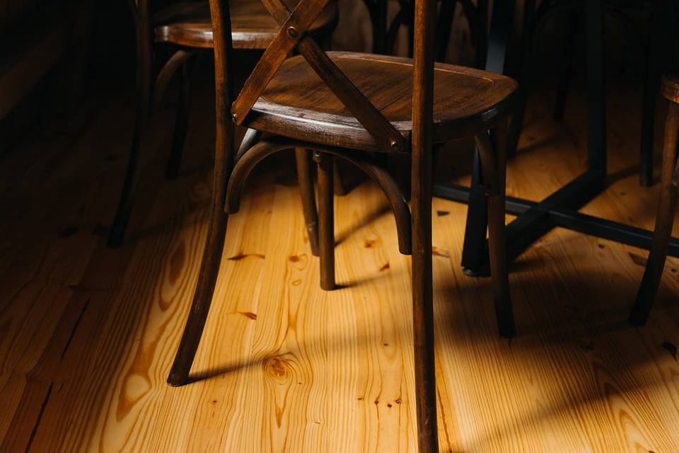 Barn, chairs are included