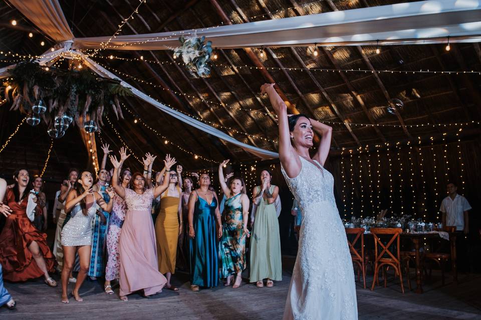 Bouquet/bridesmaids
