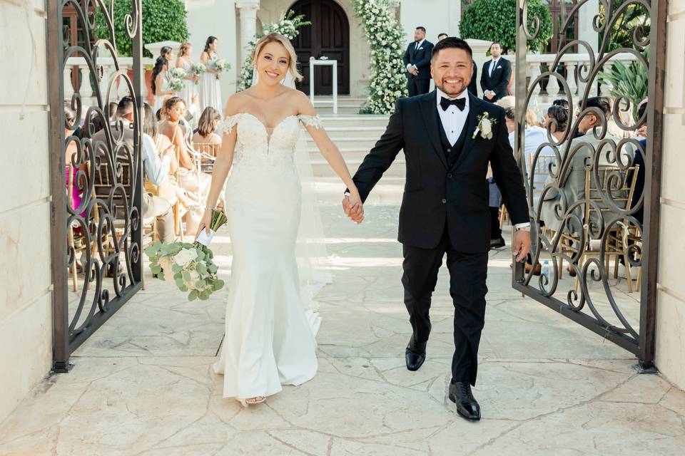 Bride & grooom Cancun
