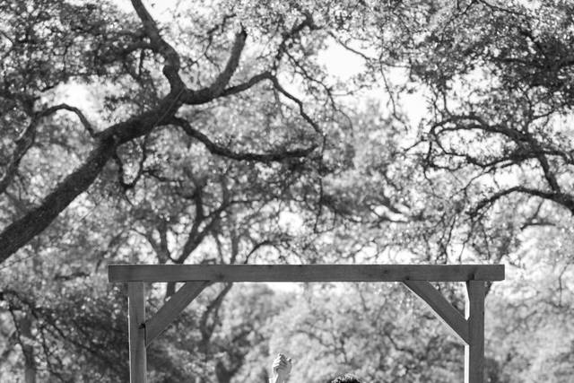 Whispering Oaks Estate