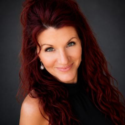 Valerie Knight