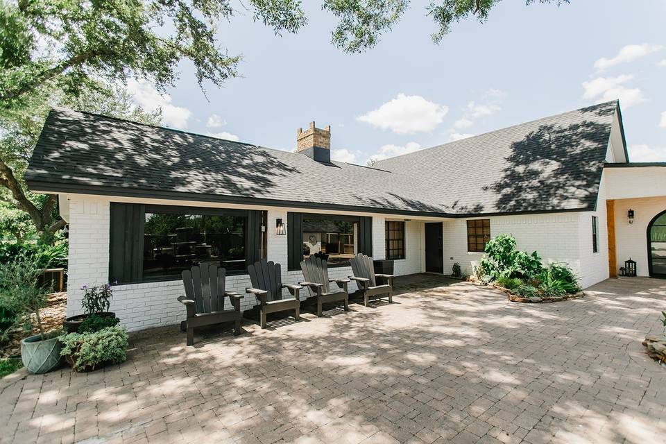 The Lodge/Groom's Rooms