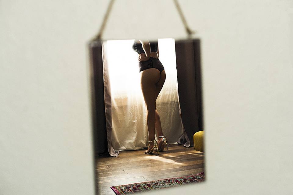 Creative boudoir photos
