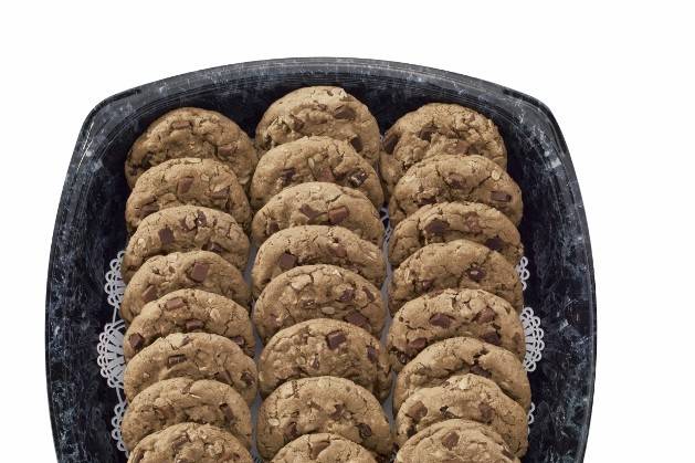 Chocolate Chunk Cookie TrayOur large, warm gooey chocolate chunk cookies are baked fresh each day.  They have both semi-sweet dark and milk chocolate chunks, along with wholesome oats for an old fashioned touch.