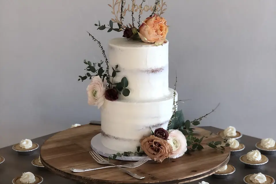 Confections in Cake - Wedding Cake - Arlington, TX - WeddingWire