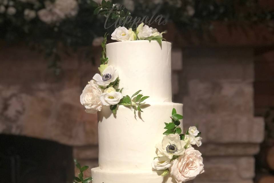 Confections in Cake - Wedding Cake - Arlington, TX - WeddingWire