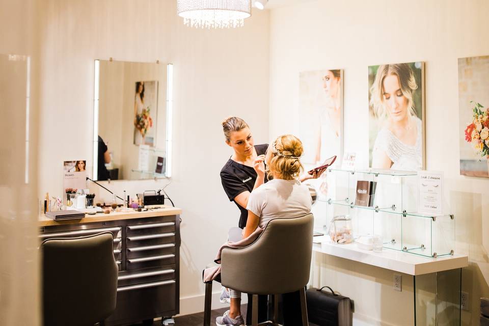 Makeup Lounge at Skin Chic