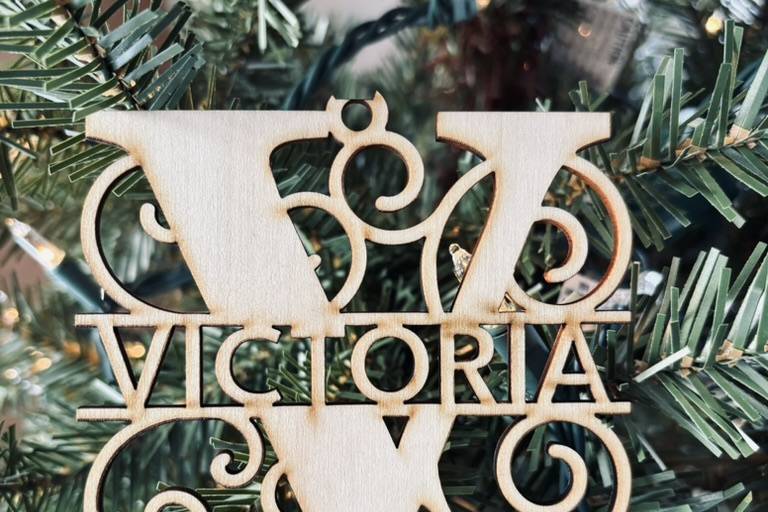 Name placards, ornaments