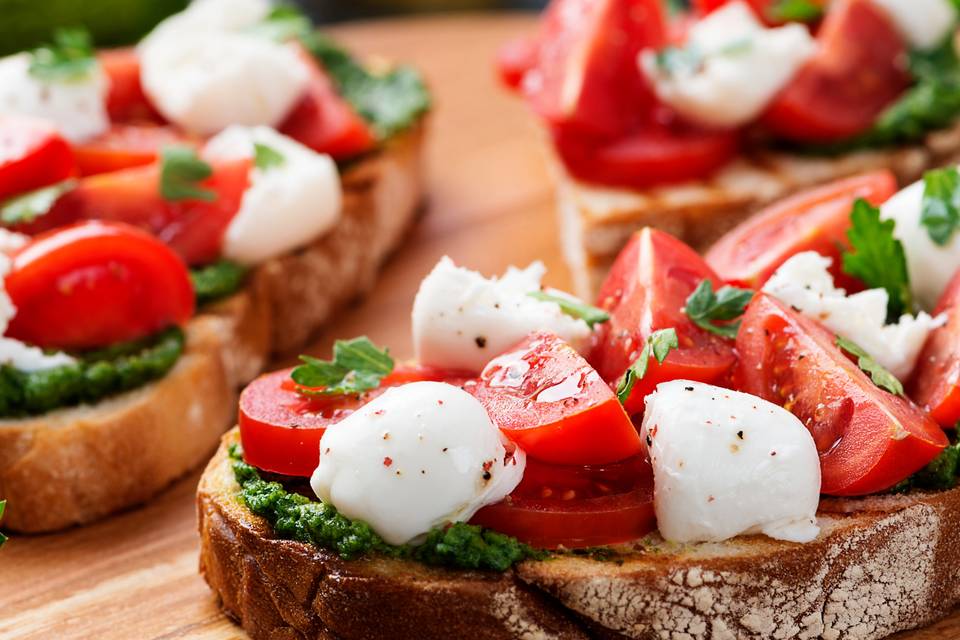 Caprese Crostini