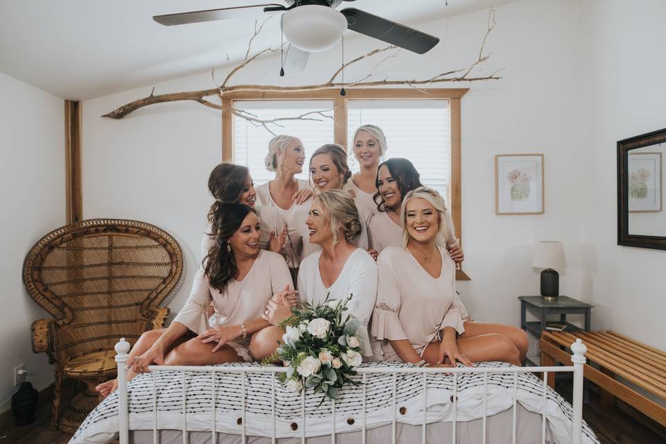 Bride and bridesmaids | Weddings & Elopements of Nash