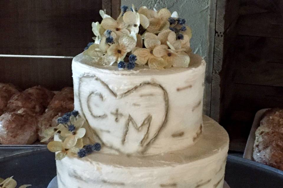 Birch wedding cake