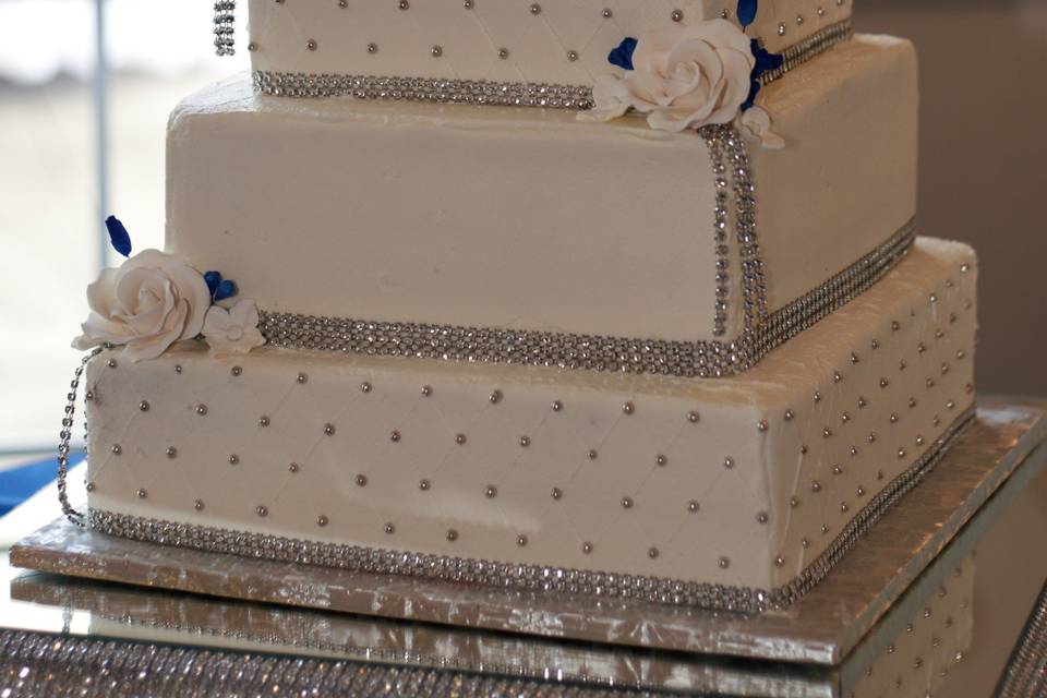 Bling sq wedding cake