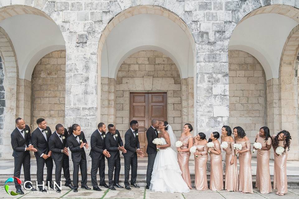 Lovely bridal party in Jamaica