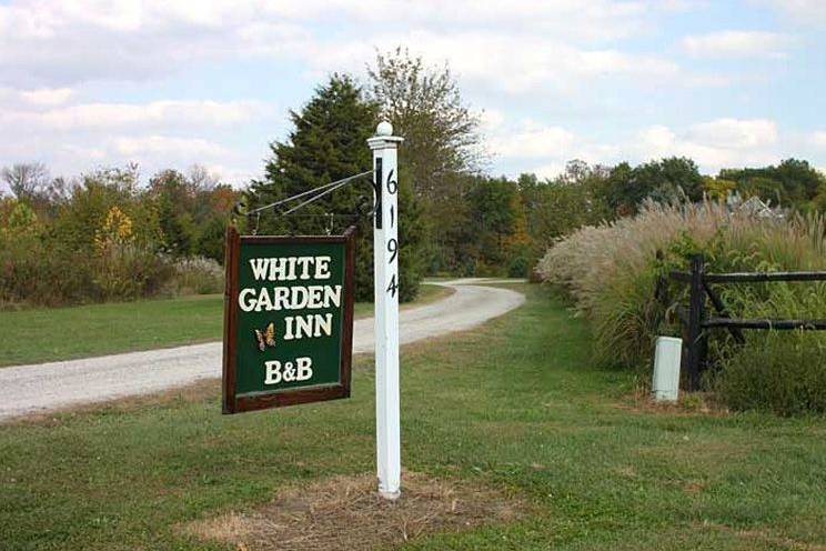 White Garden Inn