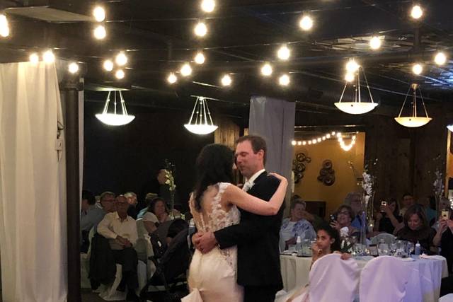 The Happy Couples First Dance