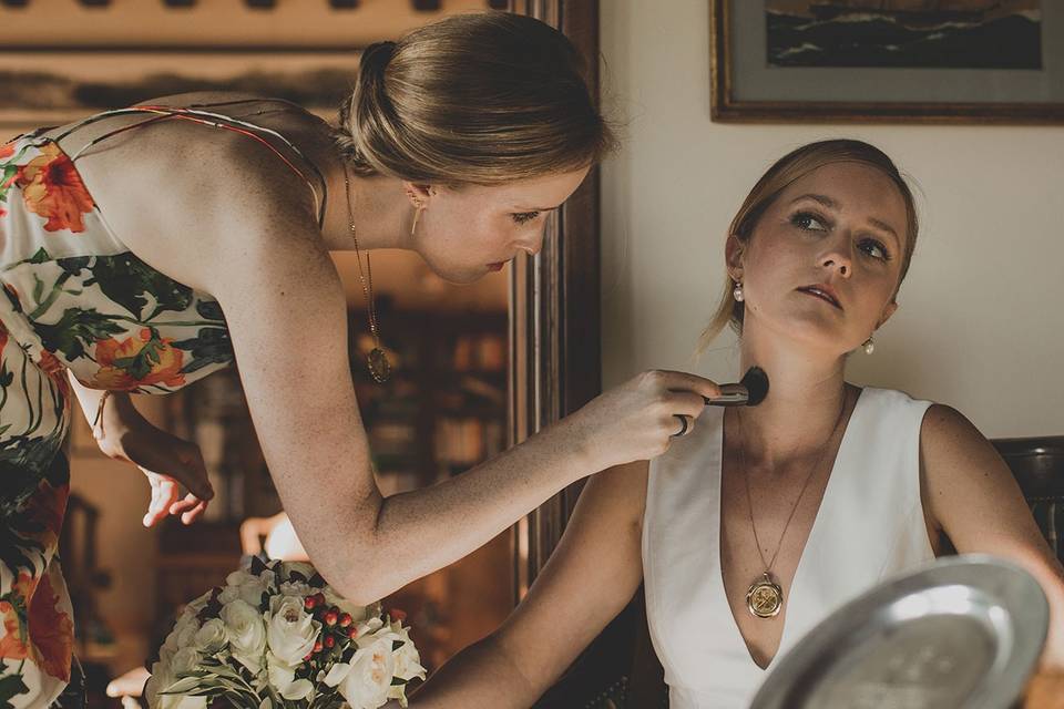 Bride getting ready in Tuscany