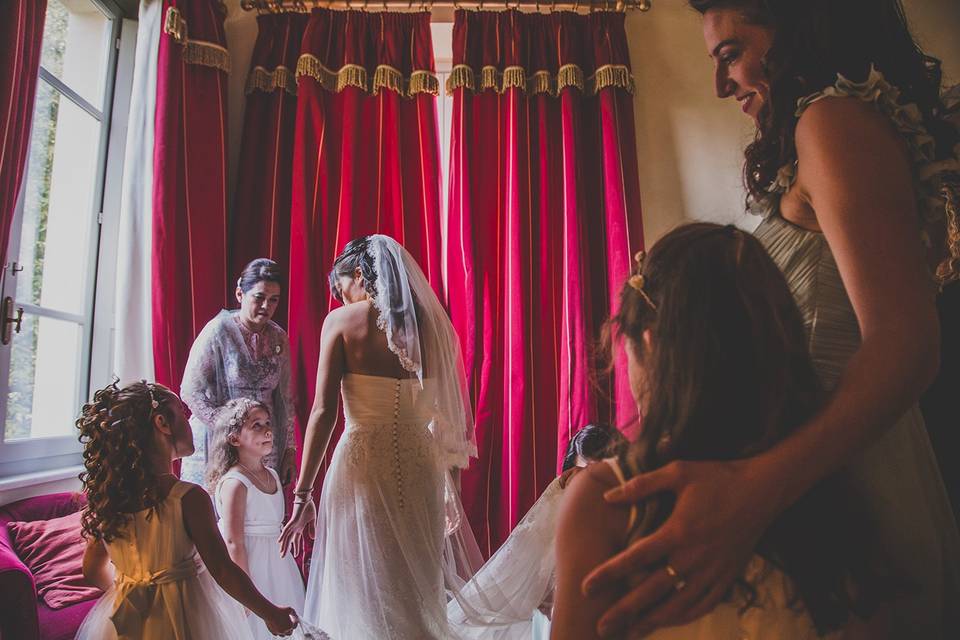 Bride getting ready in Tuscany