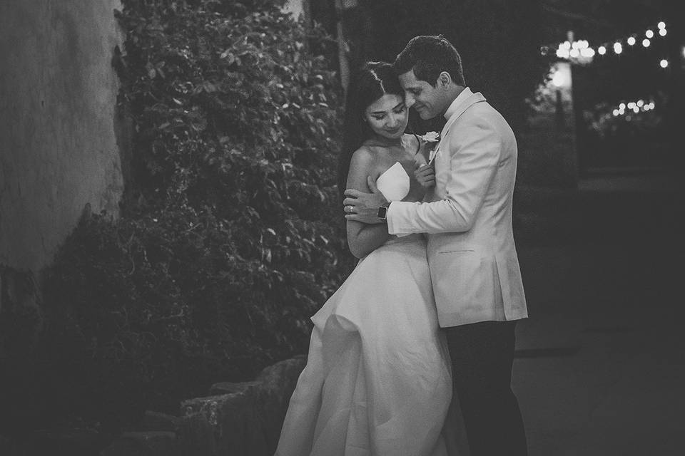 Bride & Groom in Tuscany