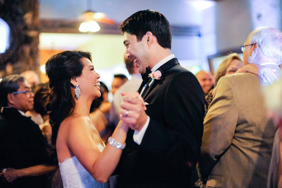 Shimmery, sparkly and drenched in warm candle light describes the absolutely charming and playful celebration of Liz and Austin!  We loved being a part of their dreamy wedding, captured beautifully by Alders Photography at Calamigos Ranch in Malibu!