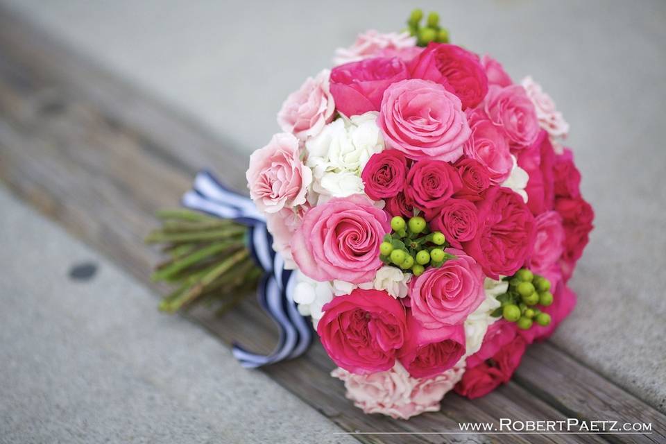 It was such a joy to be a part of Heidi and Kevin's wedding at California Yacht Club in Marina Del Rey! Heidi's choices were spot on, with a truly beautiful Nautical wedding Theme, mixing in bold pops of Pink. Big Thanks for the stunning work of Robert Paetz Photography!!