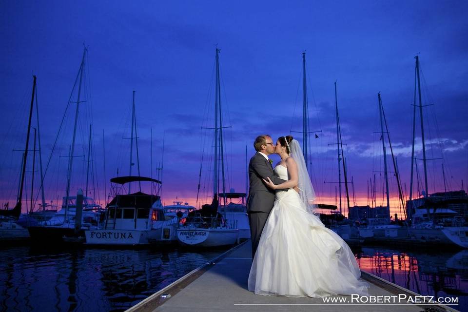 It was such a joy to be a part of Heidi and Kevin's wedding at California Yacht Club in Marina Del Rey! Heidi's choices were spot on, with a truly beautiful Nautical wedding Theme, mixing in bold pops of Pink. Big Thanks for the stunning work of Robert Paetz Photography!!