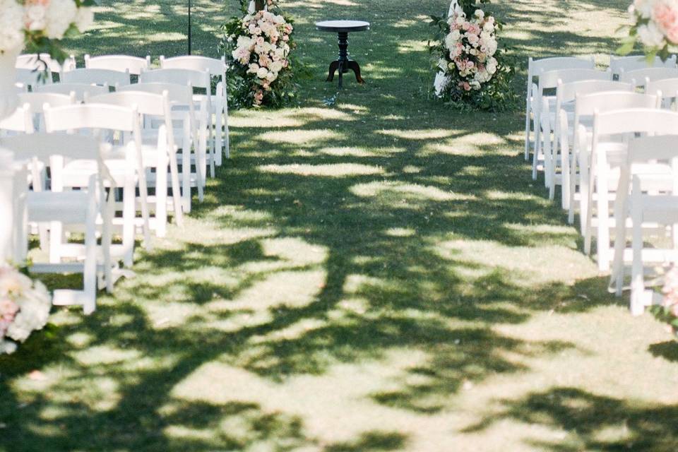 Aisle and arch setup