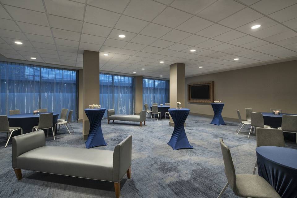 With floor to ceiling windows allowing for ample natural light, Rockett's Landing is the perfect space for your next cocktail party or rehearsal dinner.
