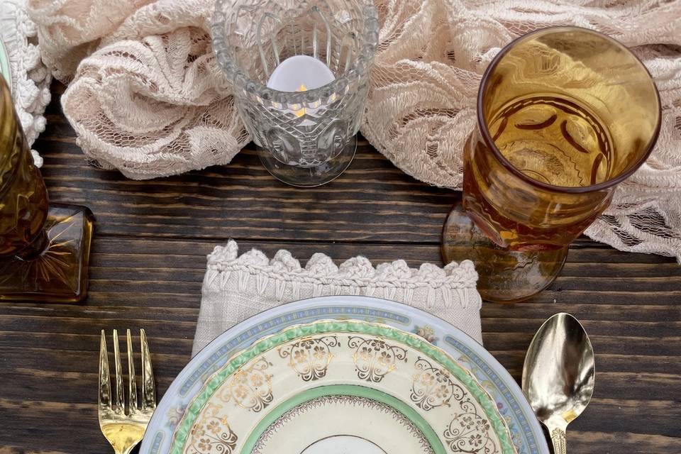 Mismatched China & Farm Table