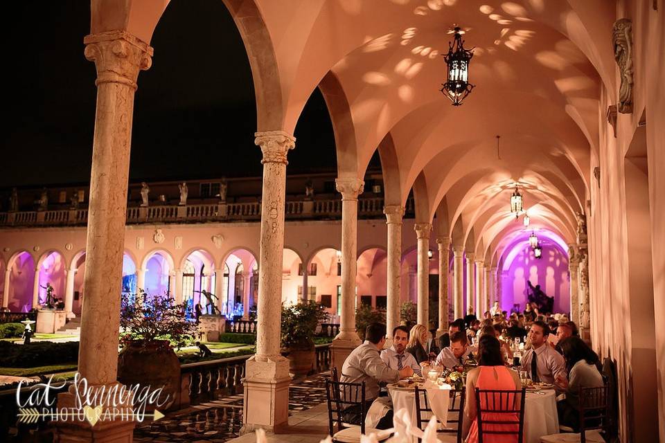 https://cdn0.weddingwire.com/vendor/070580/3_2/960/jpg/ringling-loggia-set_51_85070-1558115828.jpeg