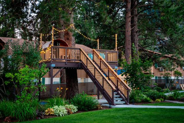 Blue Elk Inn