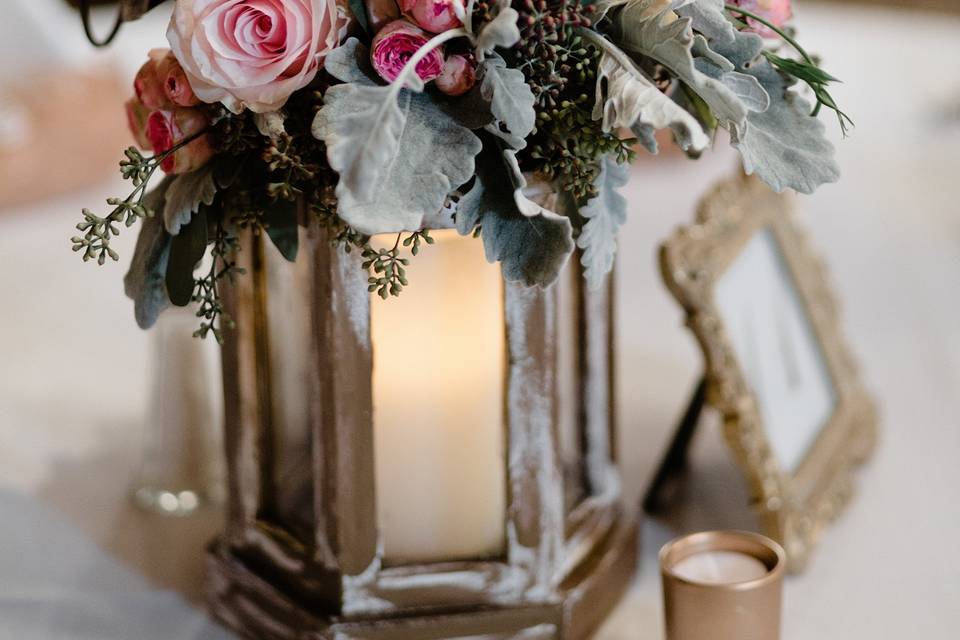 Lantern flowers centerpiece