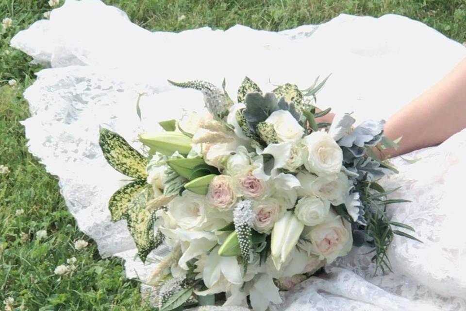 White round bouquet