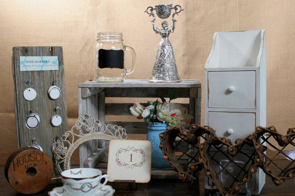 Mixture of small items to add to decor
