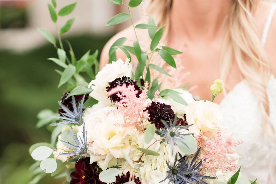 Winter bouquet 📷 Erin Ashley