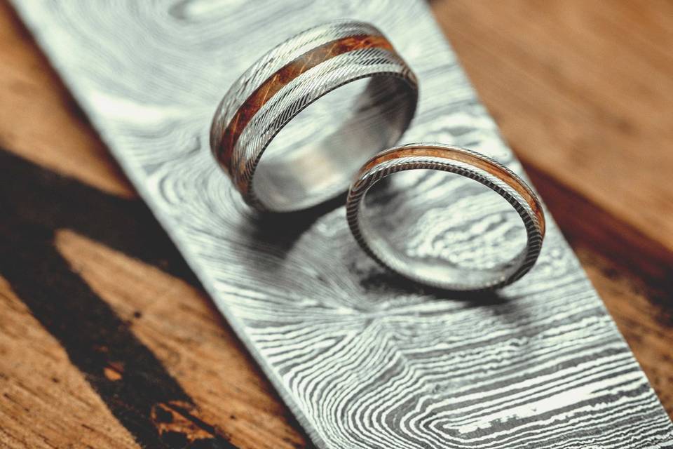 Damascus steel bands