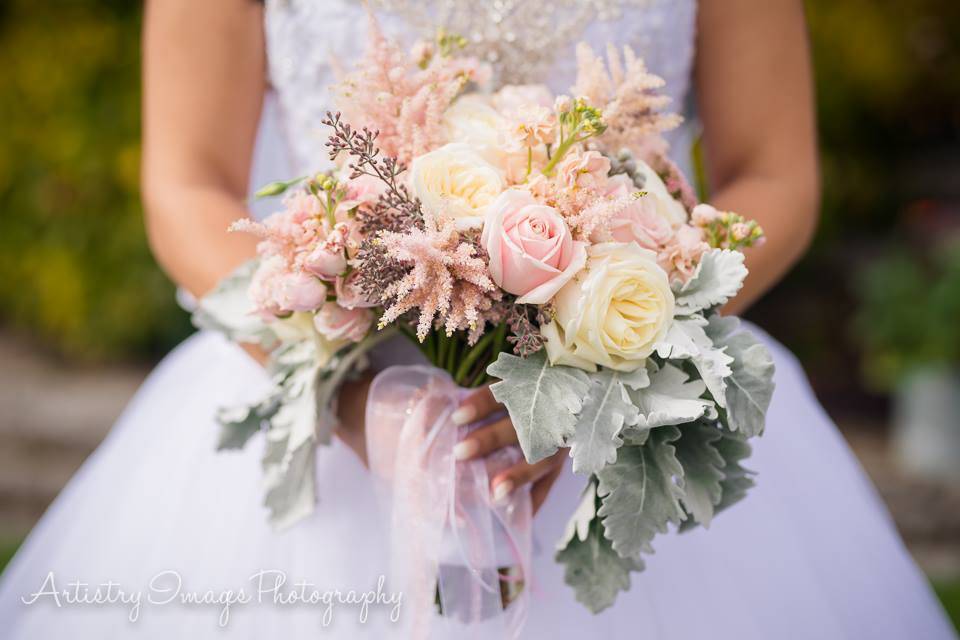 Blush and ivory bouquet