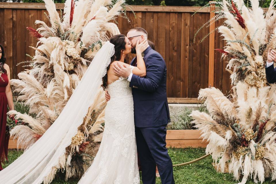 Ivory mix of Pampas+Dried Flow