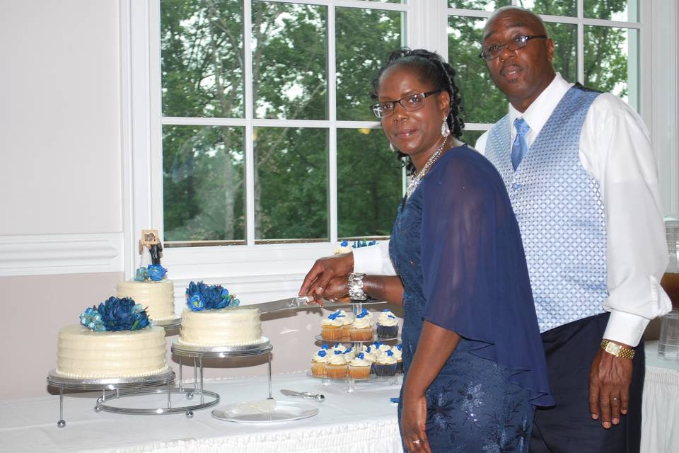 Cutting the cake