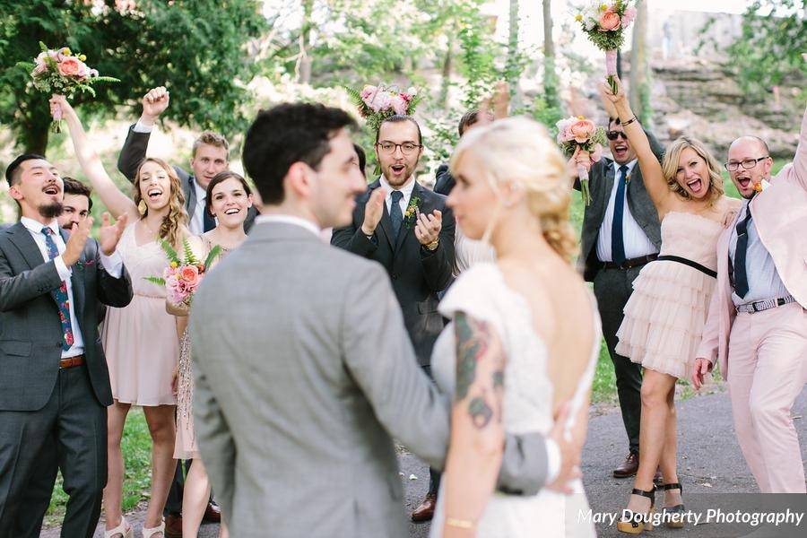 Couple with bridesmaids and groomsmen