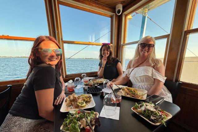 Happy Life Cruises