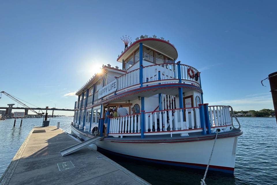 Happy Life Cruises