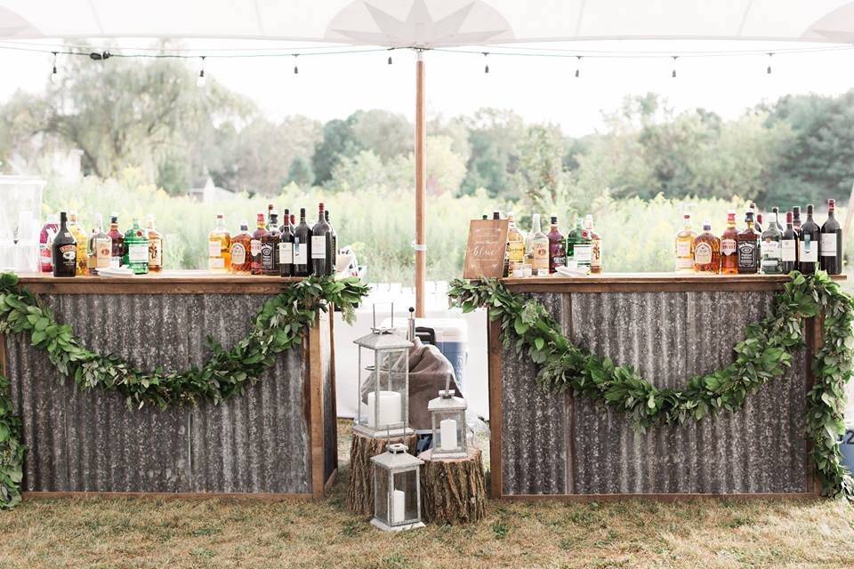 TT Farm Tables and Bar Rentals