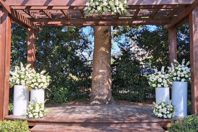 Wedding arch decor