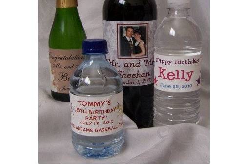 Water bottle, mini champagne or mini wine bottles with personalized labels make the perfect wedding favor~