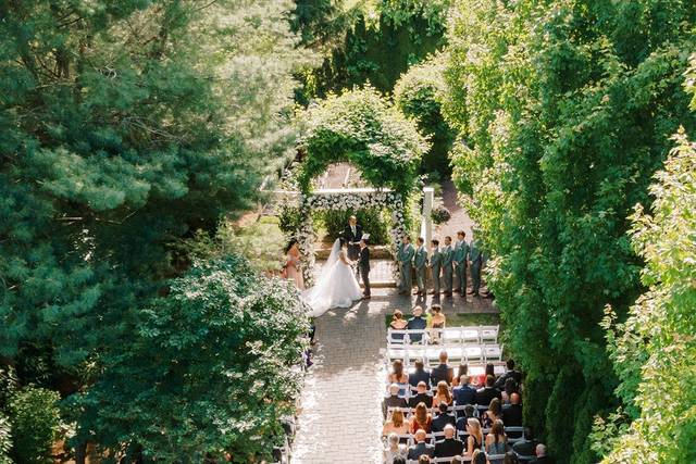 Wedding garden ceremony